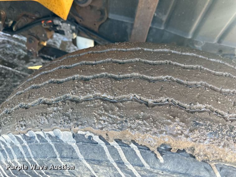 image for item DW2959 2005 International  7400 dump truck