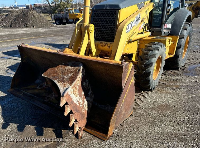 image for item DW2963 2003 John Deere 410G backhoe
