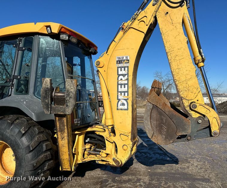 image for item DW2963 2003 John Deere 410G backhoe