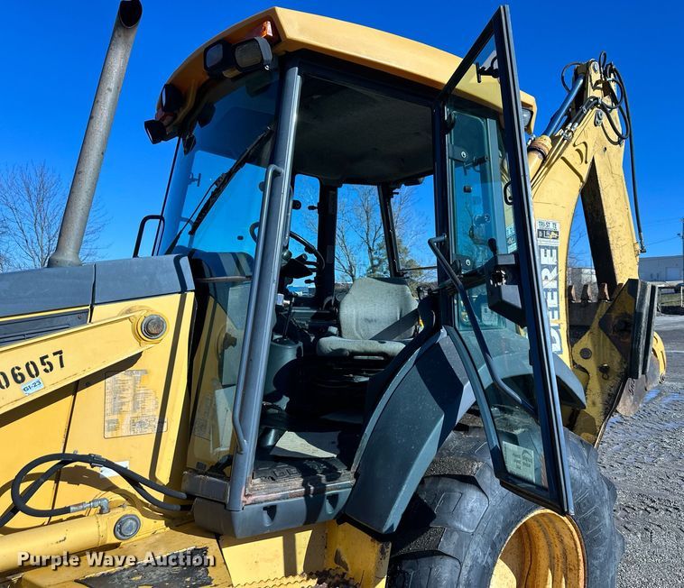 image for item DW2963 2003 John Deere 410G backhoe