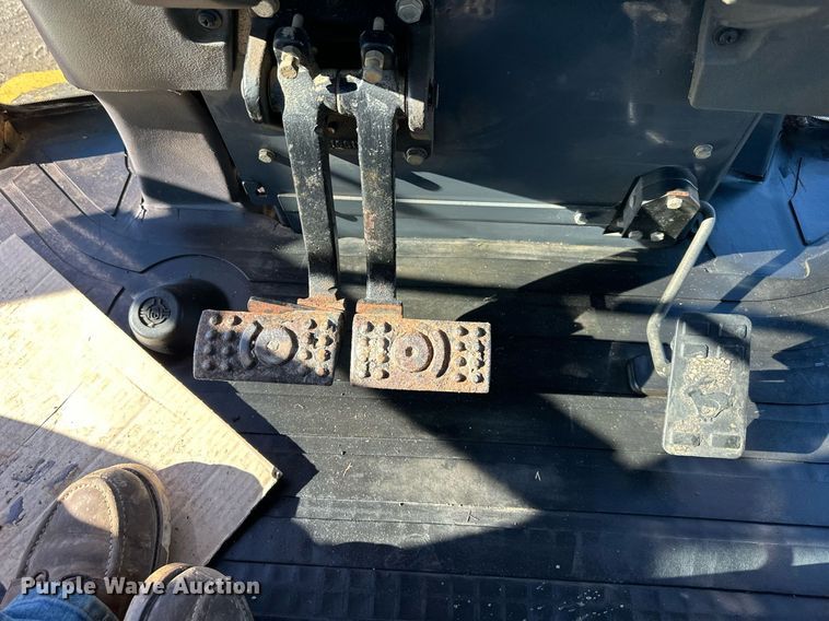 image for item DW2963 2003 John Deere 410G backhoe