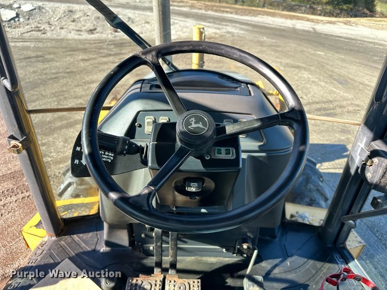 image for item DW2963 2003 John Deere 410G backhoe