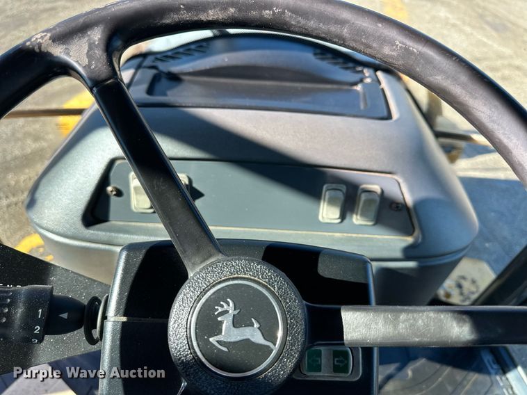 image for item DW2963 2003 John Deere 410G backhoe