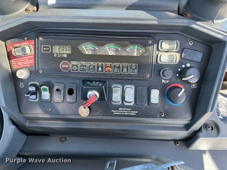 image for item DW2963 2003 John Deere 410G backhoe