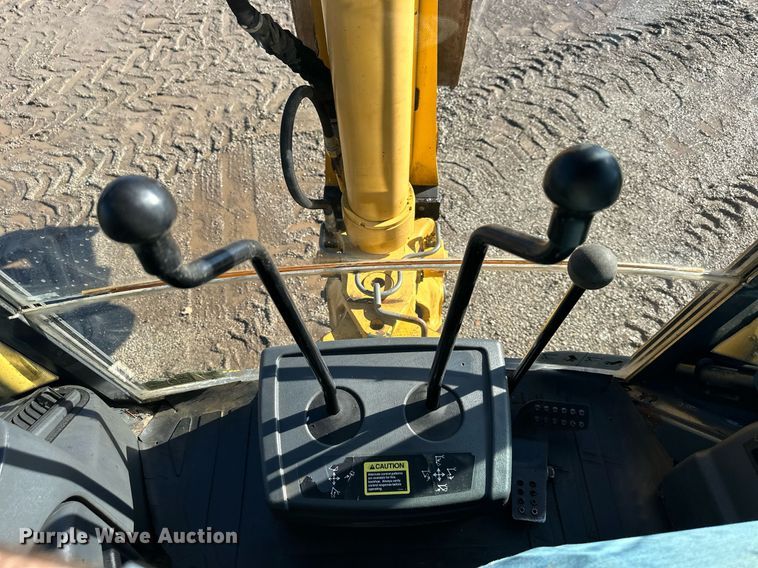 image for item DW2963 2003 John Deere 410G backhoe