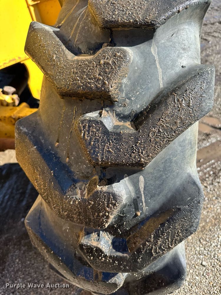 image for item DW2963 2003 John Deere 410G backhoe