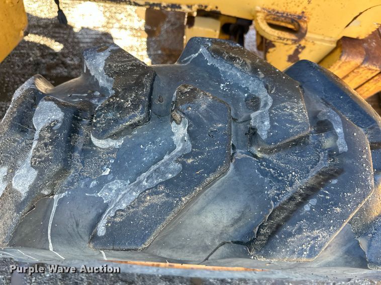 image for item DW2963 2003 John Deere 410G backhoe