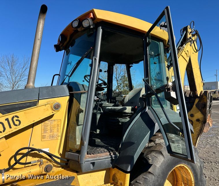 image for item DW2964 2003 John Deere 410G backhoe