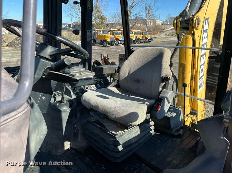 image for item DW2964 2003 John Deere 410G backhoe