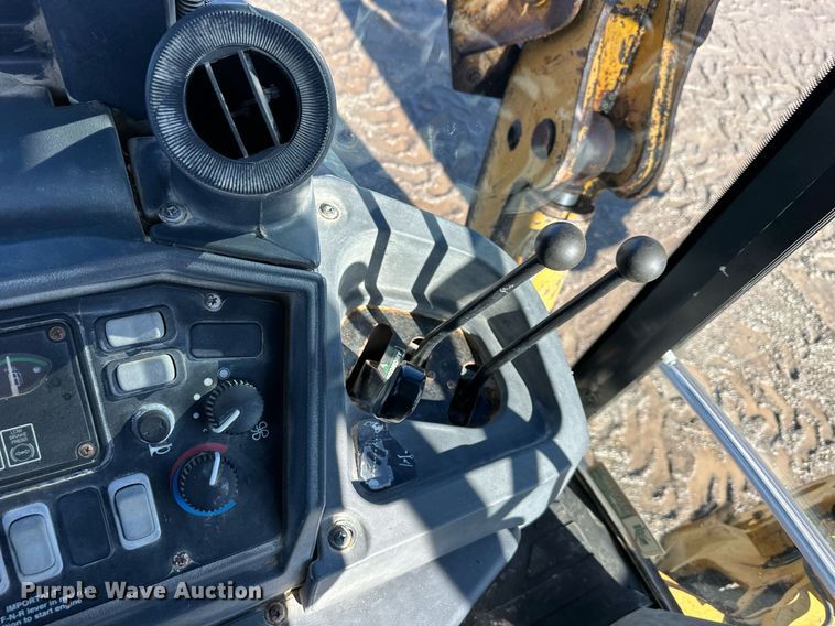 image for item DW2964 2003 John Deere 410G backhoe