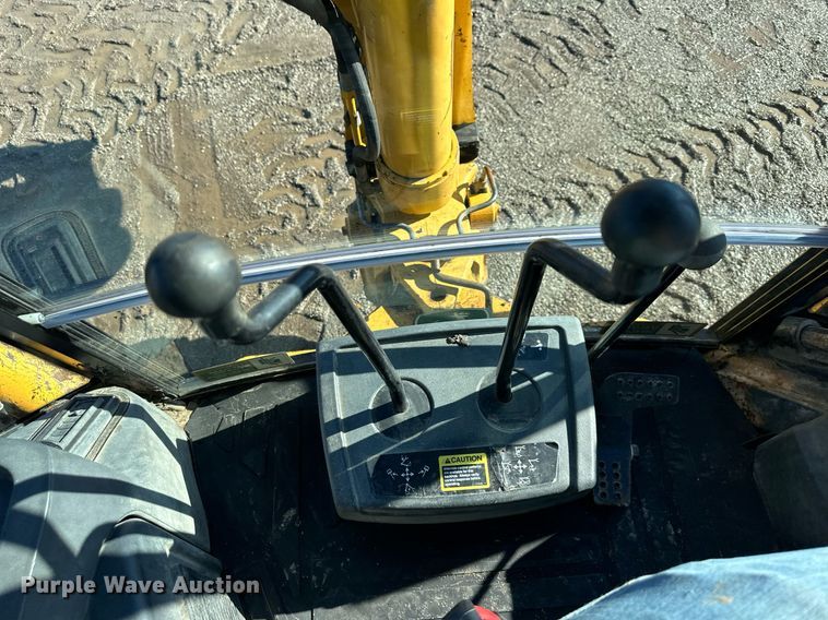 image for item DW2964 2003 John Deere 410G backhoe