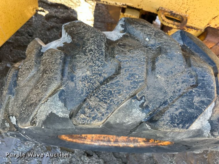 image for item DW2964 2003 John Deere 410G backhoe