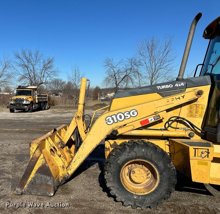 image for item DW2965 2001 John Deere 310SG backhoe