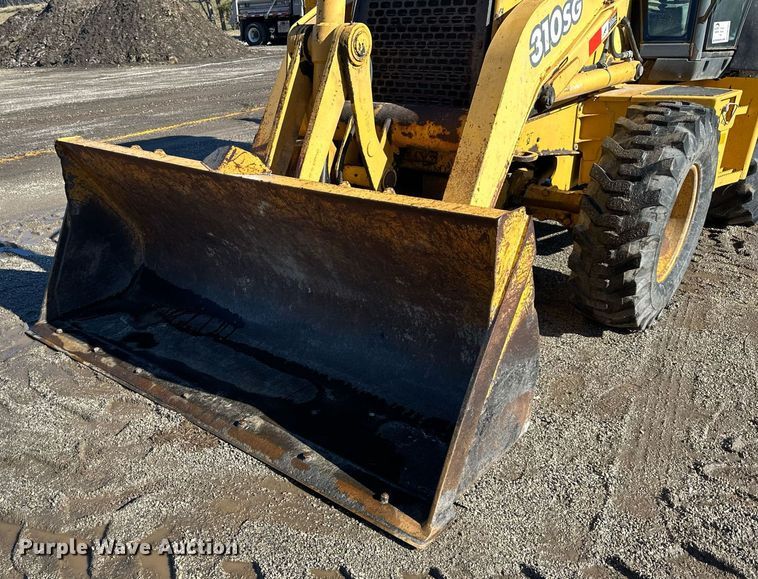image for item DW2965 2001 John Deere 310SG backhoe