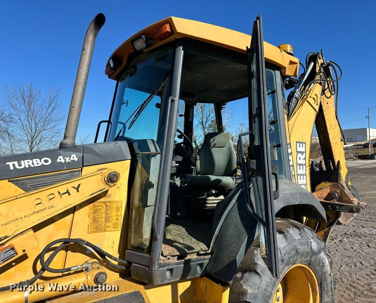 image for item DW2965 2001 John Deere 310SG backhoe