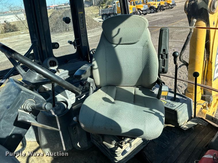 image for item DW2965 2001 John Deere 310SG backhoe