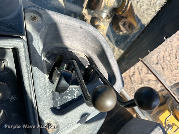 image for item DW2965 2001 John Deere 310SG backhoe