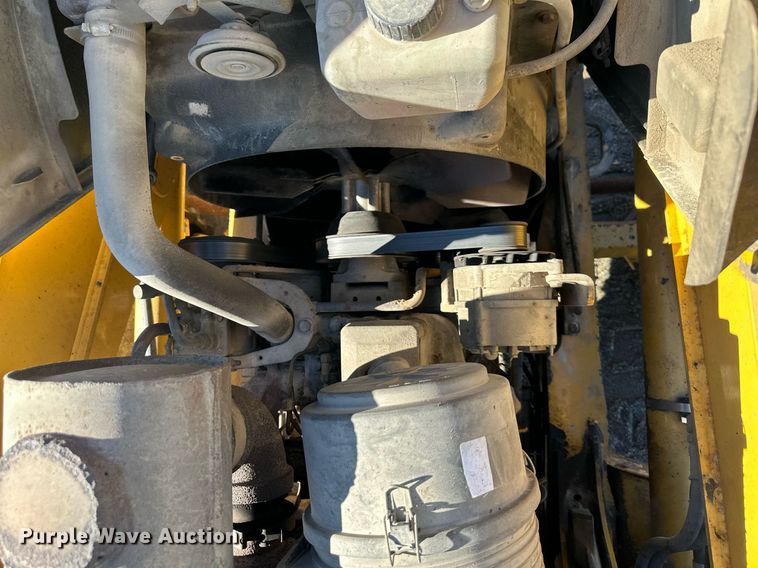 image for item DW2965 2001 John Deere 310SG backhoe