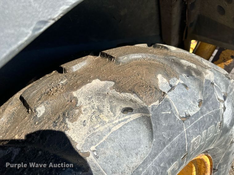 image for item DW2965 2001 John Deere 310SG backhoe