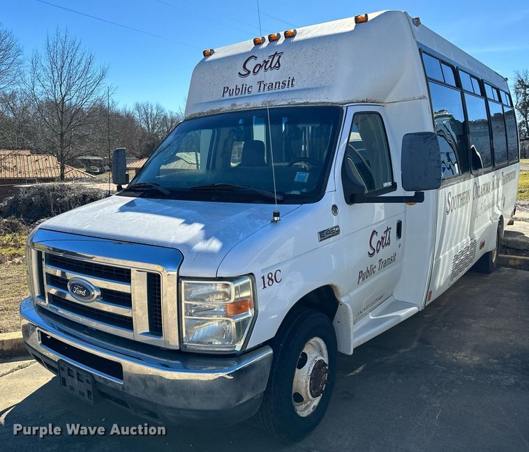 image for item EJ0174 2009 Ford E450 Super Duty shuttle bus