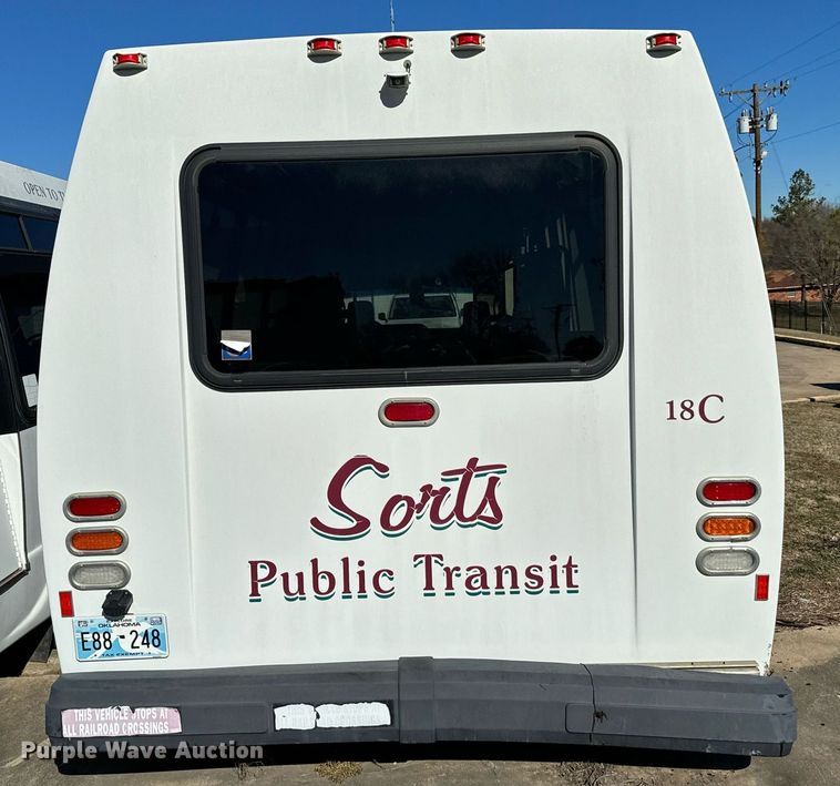 image for item EJ0174 2009 Ford E450 Super Duty shuttle bus