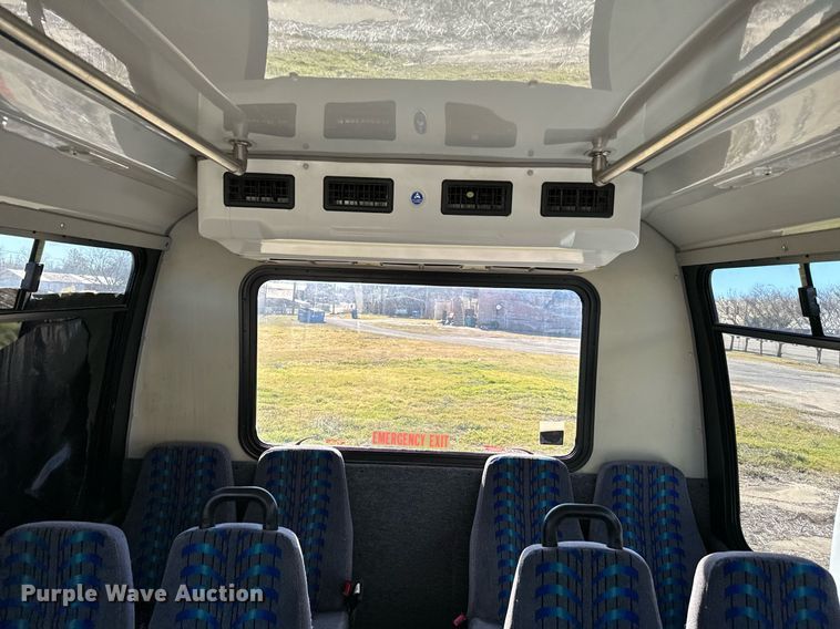 image for item EJ0174 2009 Ford E450 Super Duty shuttle bus