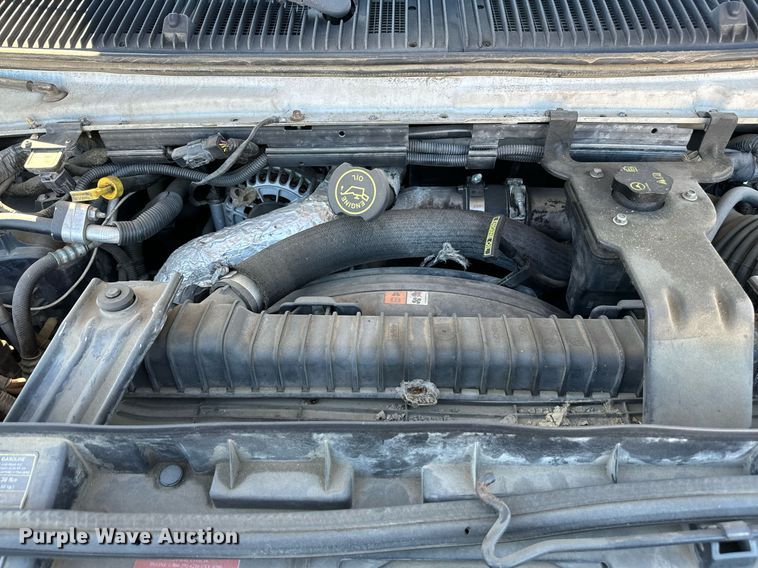 image for item EJ0174 2009 Ford E450 Super Duty shuttle bus