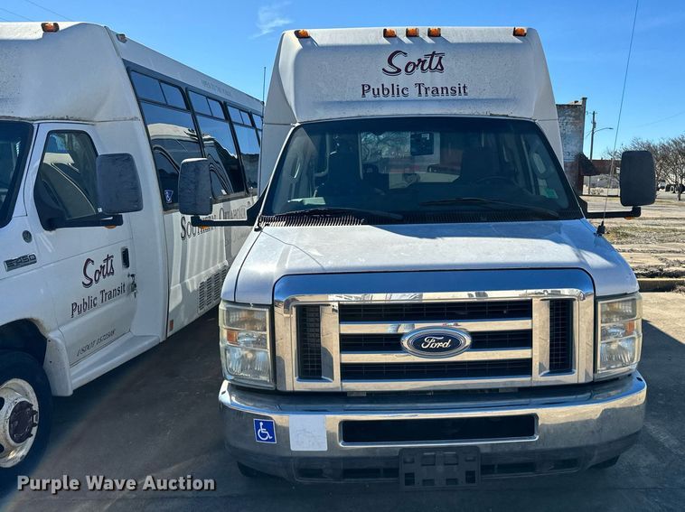 image for item EJ0175 2009 Ford E450 shuttle bus