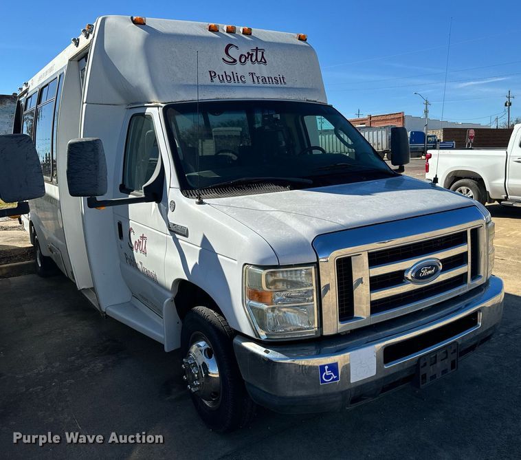 image for item EJ0175 2009 Ford E450 shuttle bus