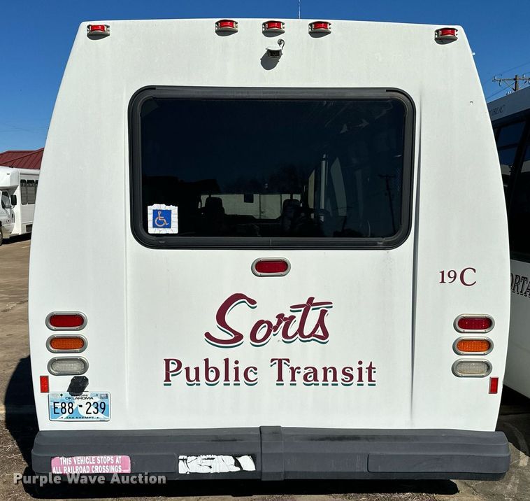 image for item EJ0175 2009 Ford E450 shuttle bus