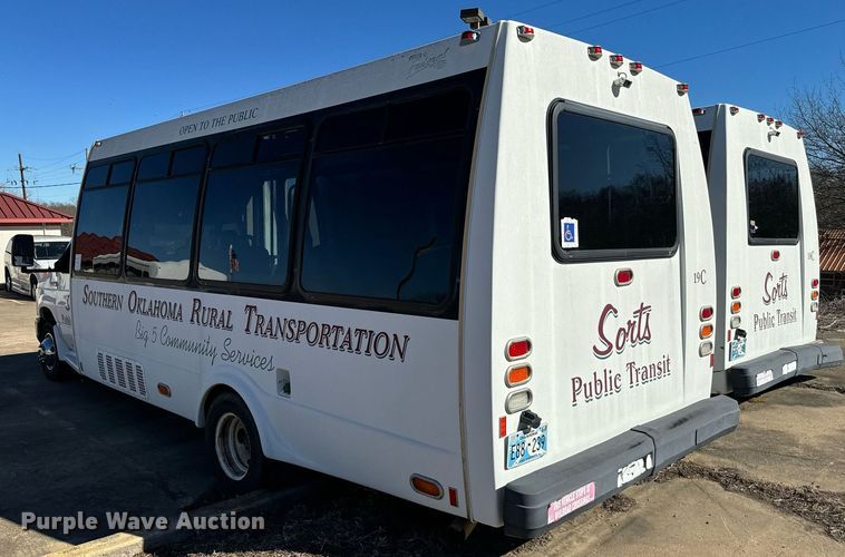 image for item EJ0175 2009 Ford E450 shuttle bus