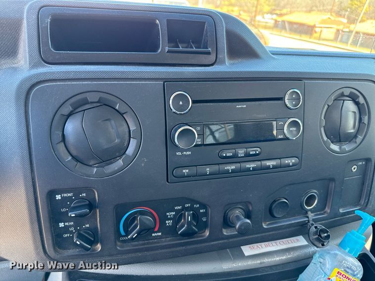 image for item EJ0175 2009 Ford E450 shuttle bus