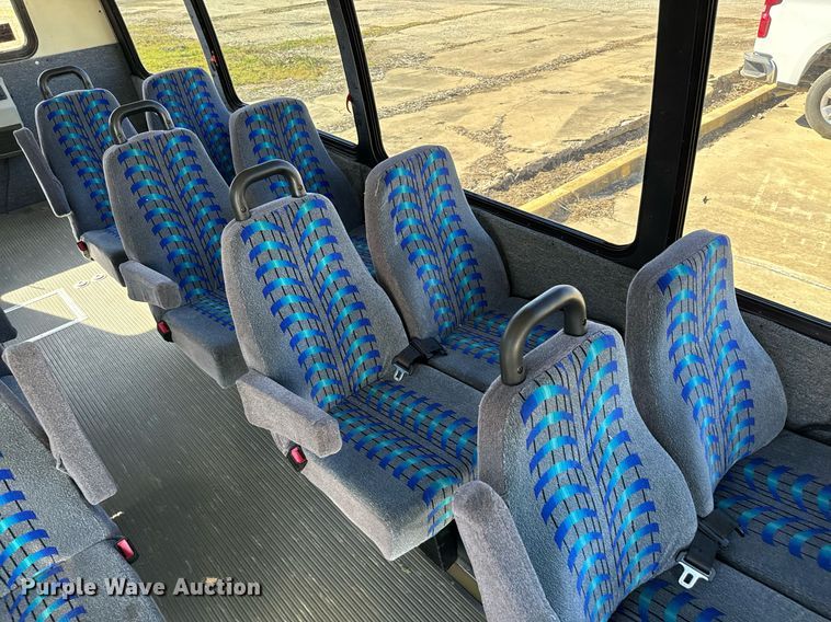 image for item EJ0175 2009 Ford E450 shuttle bus