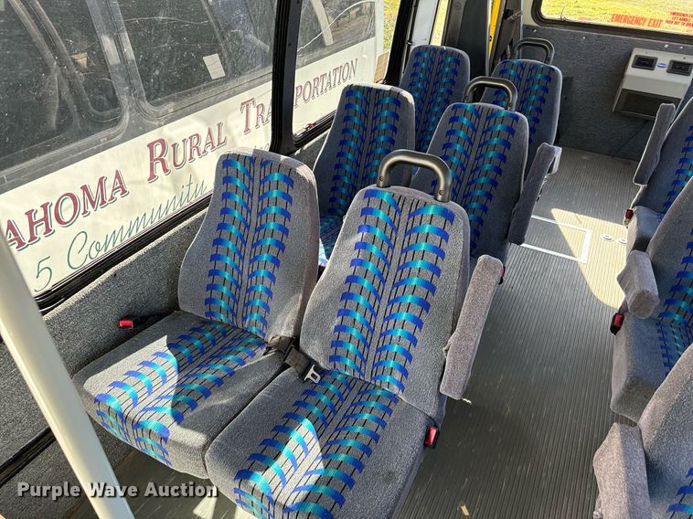 image for item EJ0175 2009 Ford E450 shuttle bus