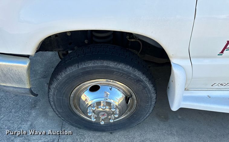 image for item EJ0175 2009 Ford E450 shuttle bus