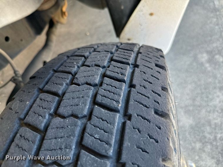 image for item EJ0175 2009 Ford E450 shuttle bus