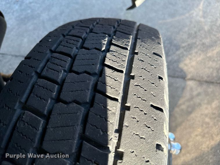 image for item EJ0175 2009 Ford E450 shuttle bus