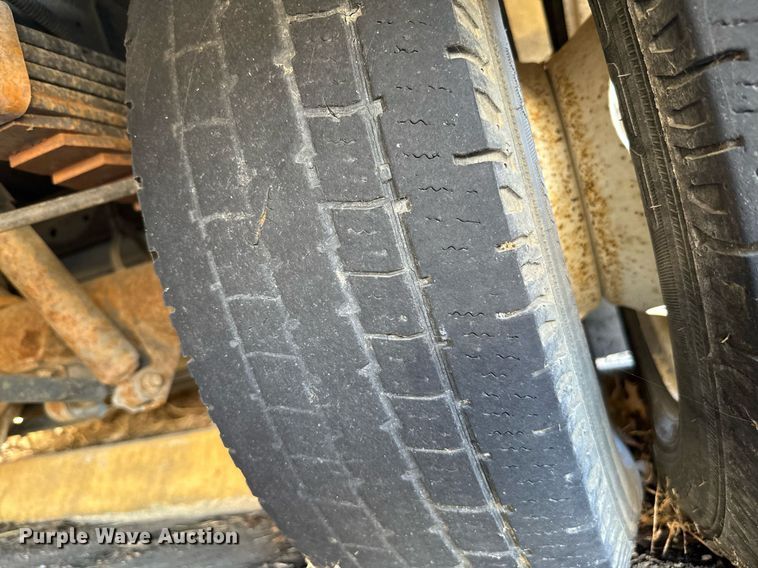 image for item EJ0175 2009 Ford E450 shuttle bus