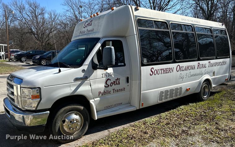 image for item EJ0204 2009 Ford E450 shuttle bus
