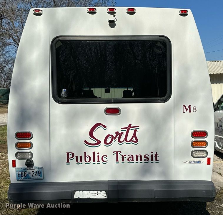 image for item EJ0204 2009 Ford E450 shuttle bus