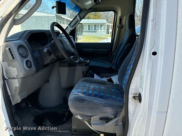 image for item EJ0204 2009 Ford E450 shuttle bus
