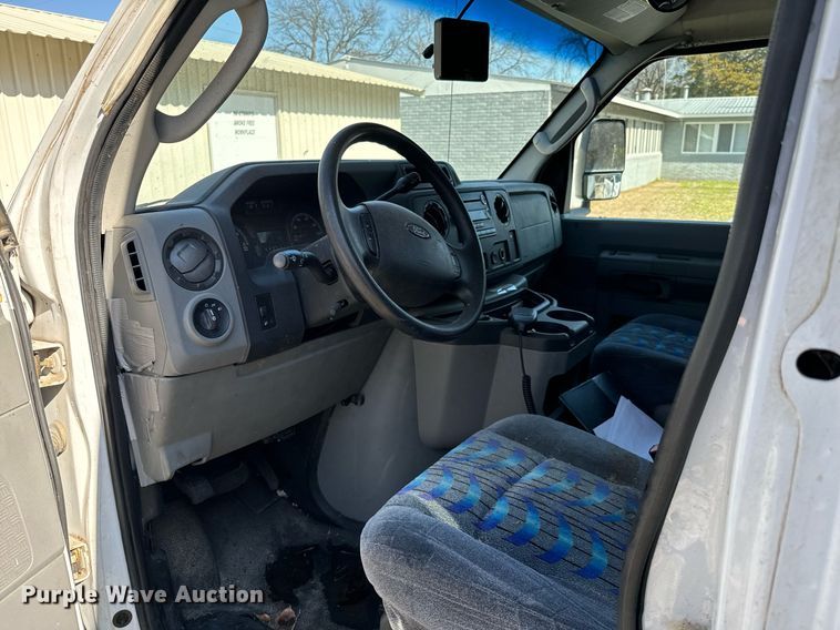 image for item EJ0204 2009 Ford E450 shuttle bus