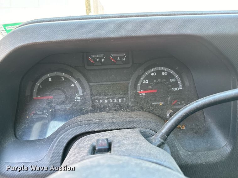 image for item EJ0204 2009 Ford E450 shuttle bus