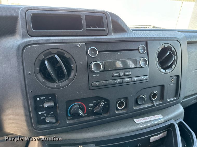 image for item EJ0204 2009 Ford E450 shuttle bus