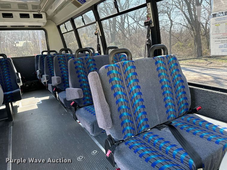 image for item EJ0204 2009 Ford E450 shuttle bus