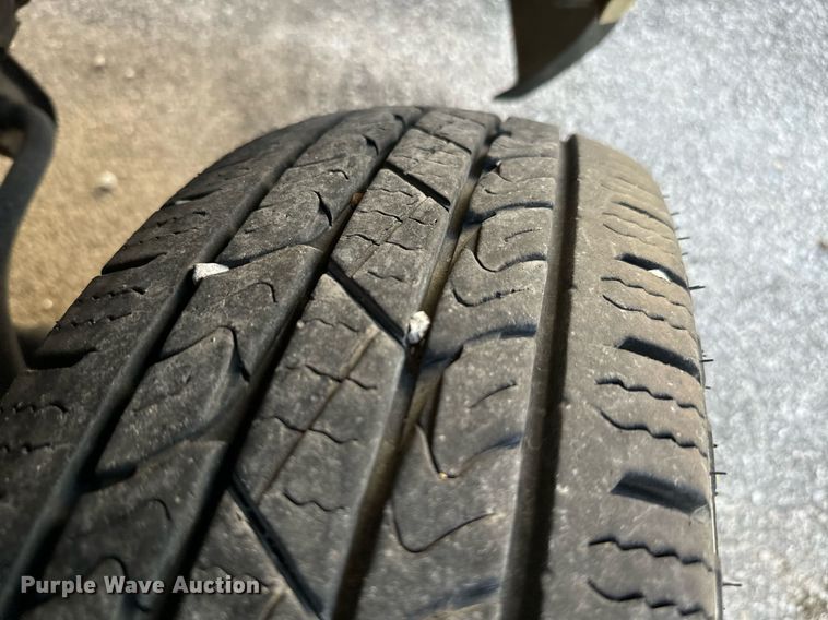 image for item EJ0204 2009 Ford E450 shuttle bus