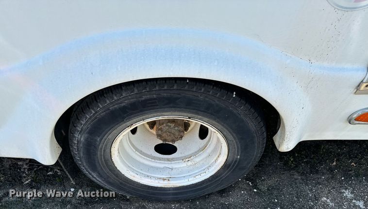 image for item EJ0204 2009 Ford E450 shuttle bus