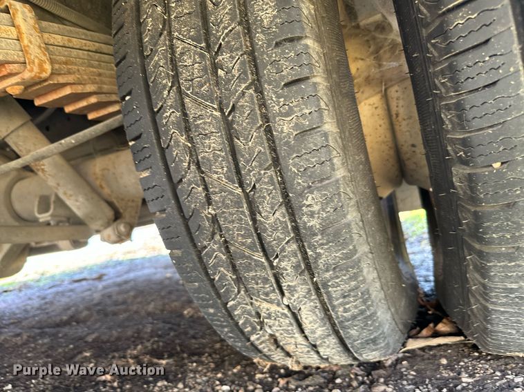 image for item EJ0204 2009 Ford E450 shuttle bus