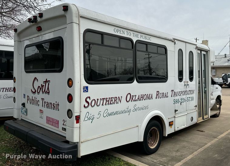 image for item EJ0218 2014 Ford E450 shuttle bus 