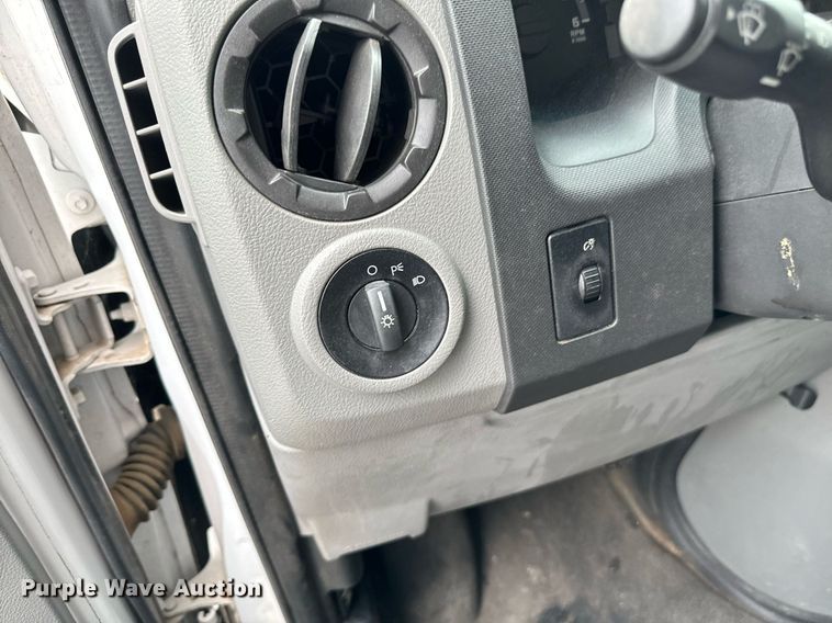 image for item EJ0218 2014 Ford E450 shuttle bus 